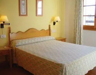 호텔 Playas De Fornells Villas 2*